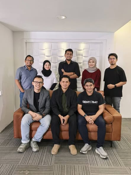 Gambar berkumpulan peserta dan jurulatih Dentabay